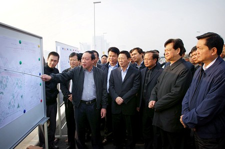 នាយករដ្ឋមន្ត្រីទៅត្រួតពិនិត្យសំណង់សំខាន់ចំនួន៣មុនពេលដាក់ឲ្យដំណើរការ